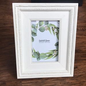 Oakhill home white photo frame